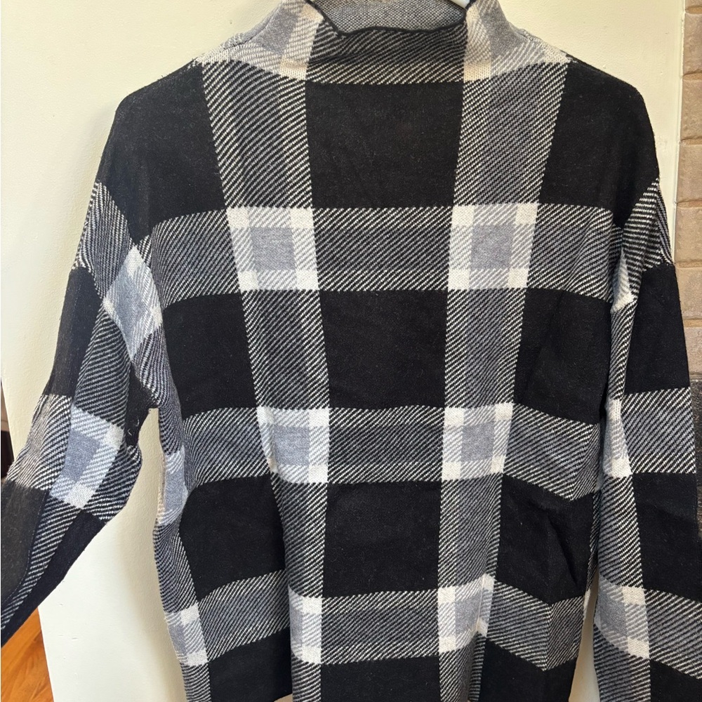 Max Studio Black and White Plaid Turtleneck Sweater